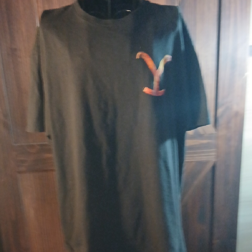 YellowStone Black Men's Logo Crew Neck T-Shirt
